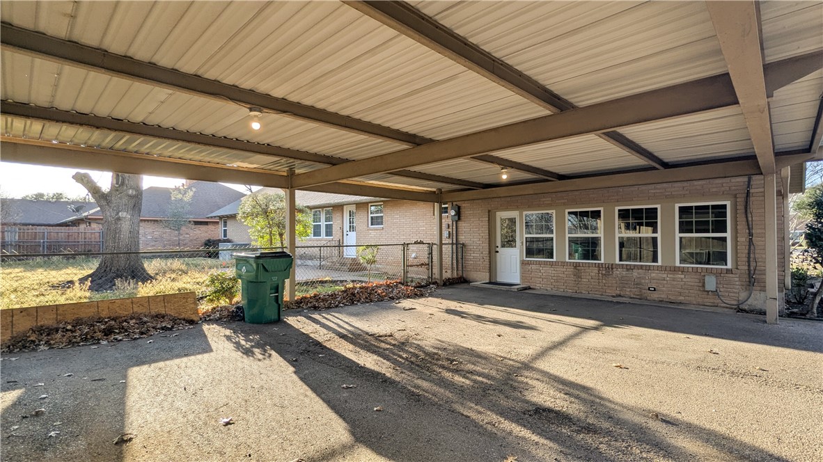 1122 W 6th Street , McGregor, TX, 76657 | 228610 | Realty Texas LLC