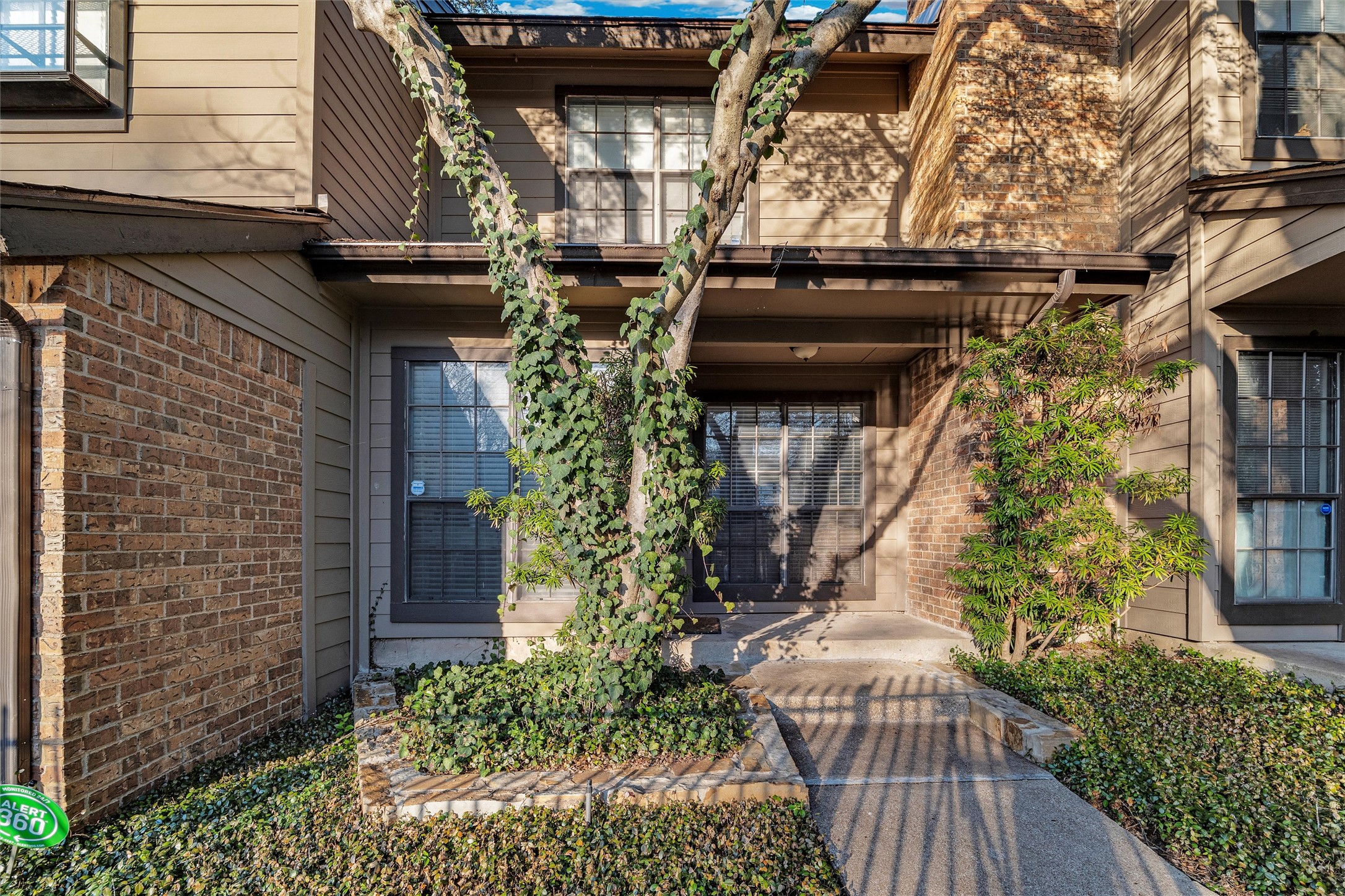 9910 Royal Lane 706 , Dallas, TX, 75231 | 20859353 | Realty Texas LLC