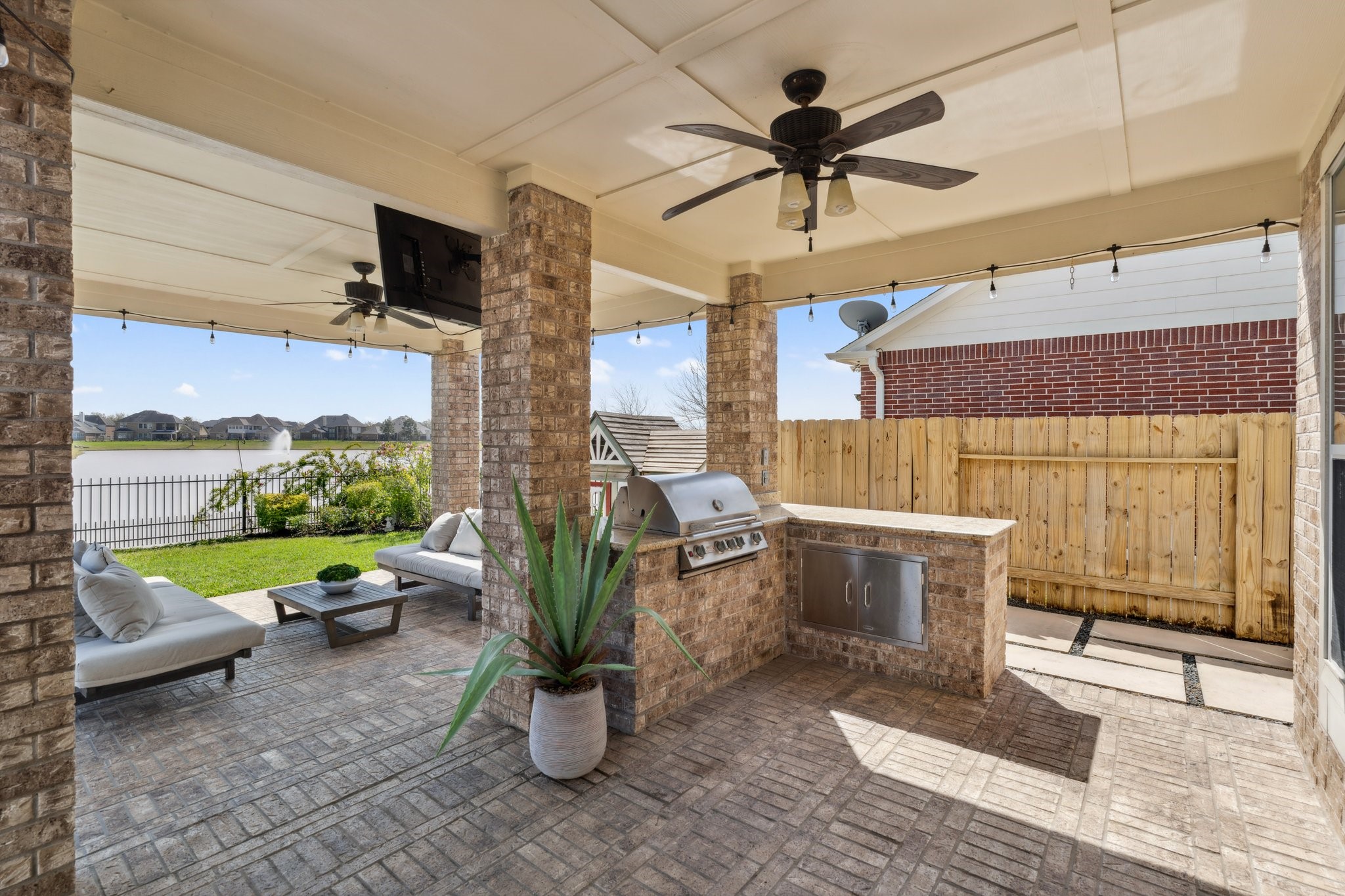 1609 Highland Glen Lane , Pearland, TX, 77581 | 2581788 | Realty Texas LLC