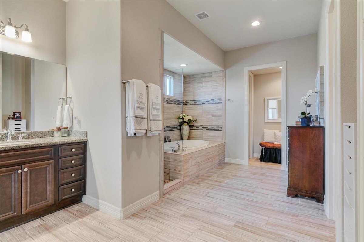 636 Appia Drive , League City, TX, 77565 | 75263609 | Realty Texas LLC