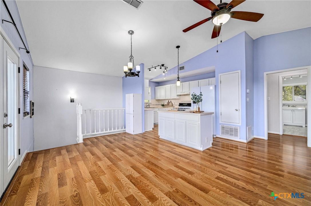 1070 Quail Drive , Canyon Lake, TX, 78133 | 570872 | Realty Texas LLC