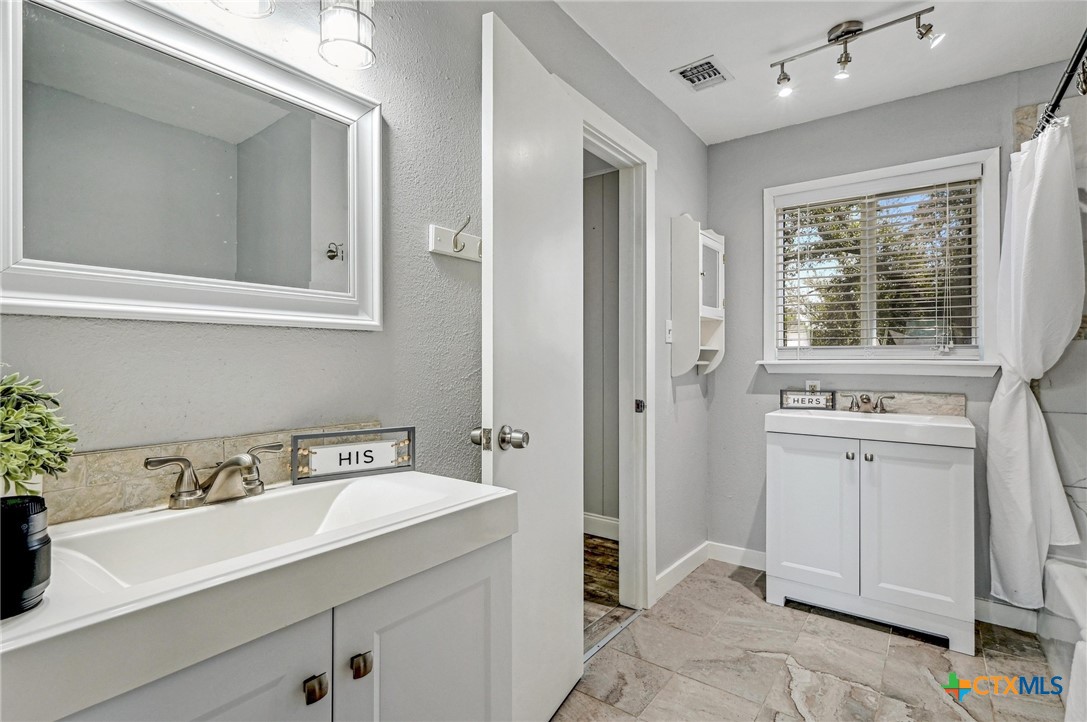 1070 Quail Drive , Canyon Lake, TX, 78133 | 570872 | Realty Texas LLC