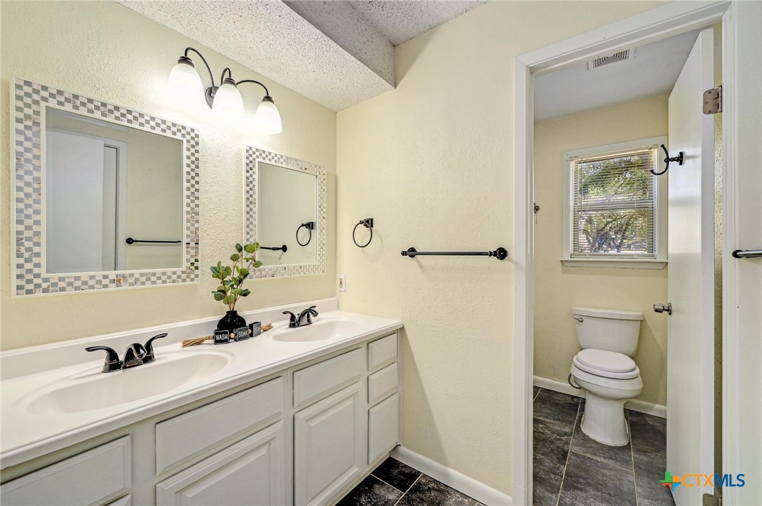 1070 Quail Drive , Canyon Lake, TX, 78133 | 570872 | Realty Texas LLC