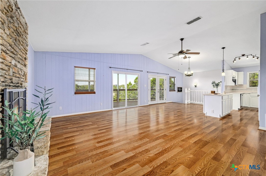 1070 Quail Drive , Canyon Lake, TX, 78133 | 570872 | Realty Texas LLC