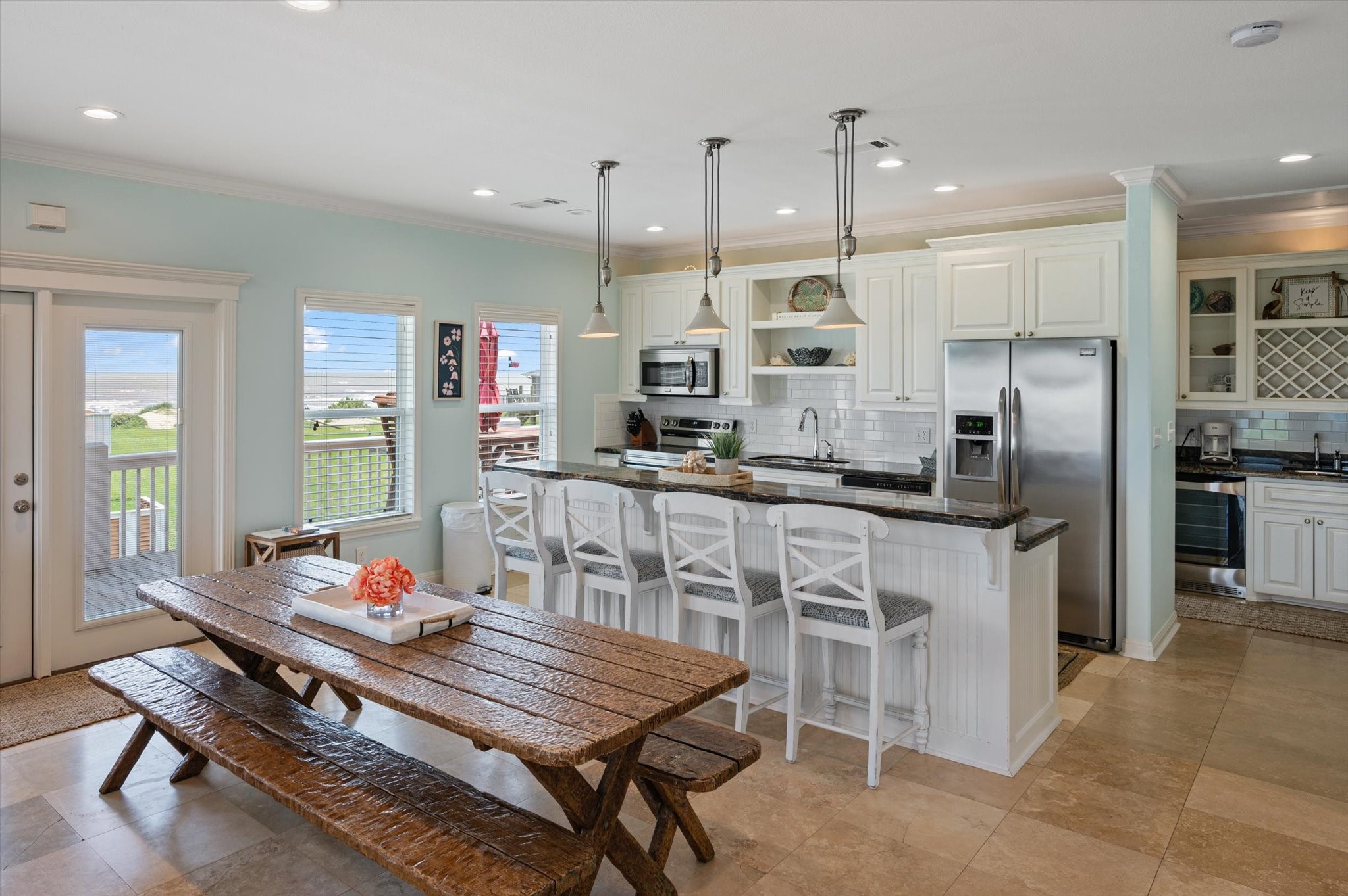 809 Westview , Crystal Beach, TX, 77650 | 10593298 | Realty Texas LLC