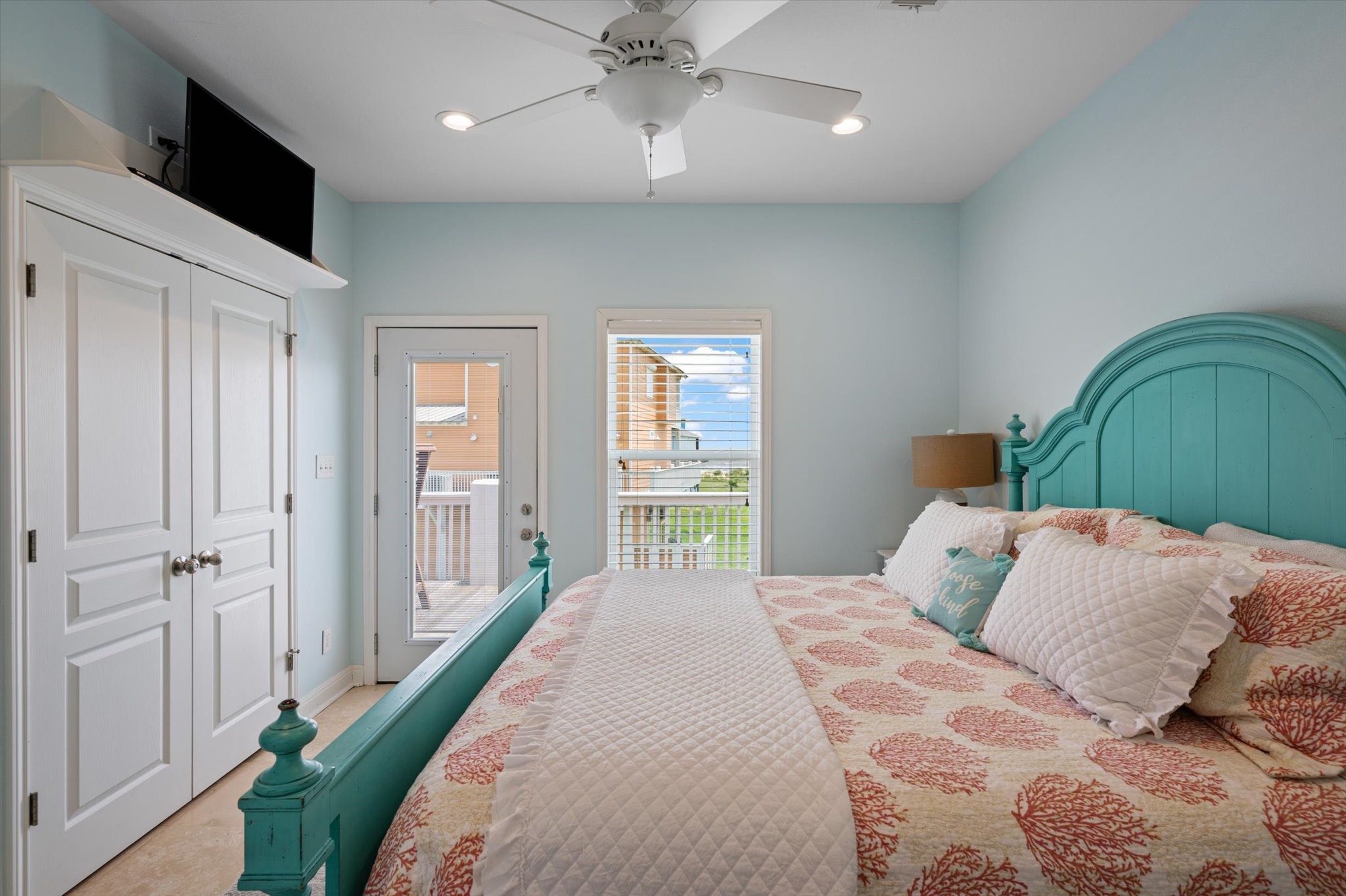 809 Westview , Crystal Beach, TX, 77650 | 10593298 | Realty Texas LLC