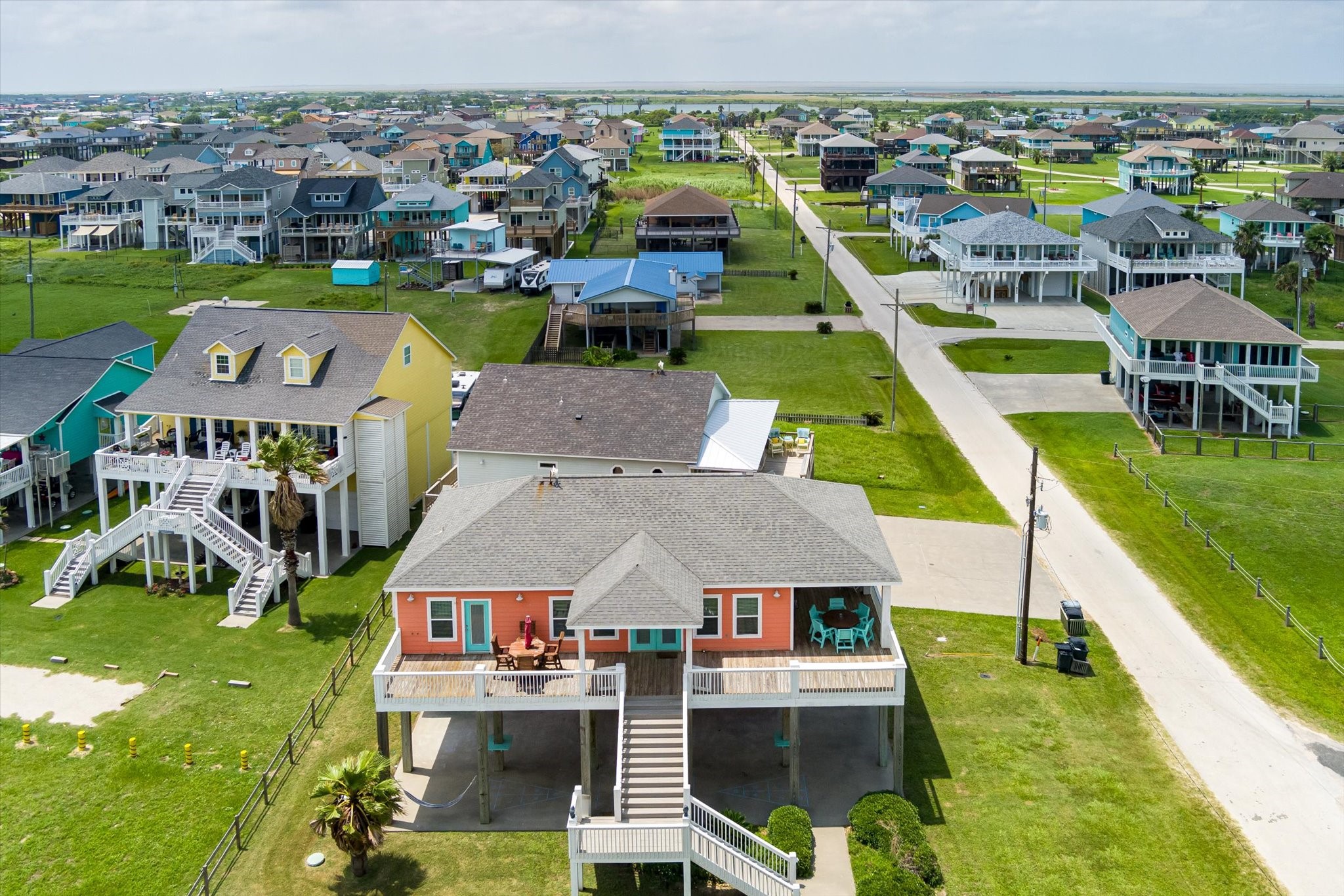 809 Westview , Crystal Beach, TX, 77650 | 10593298 | Realty Texas LLC