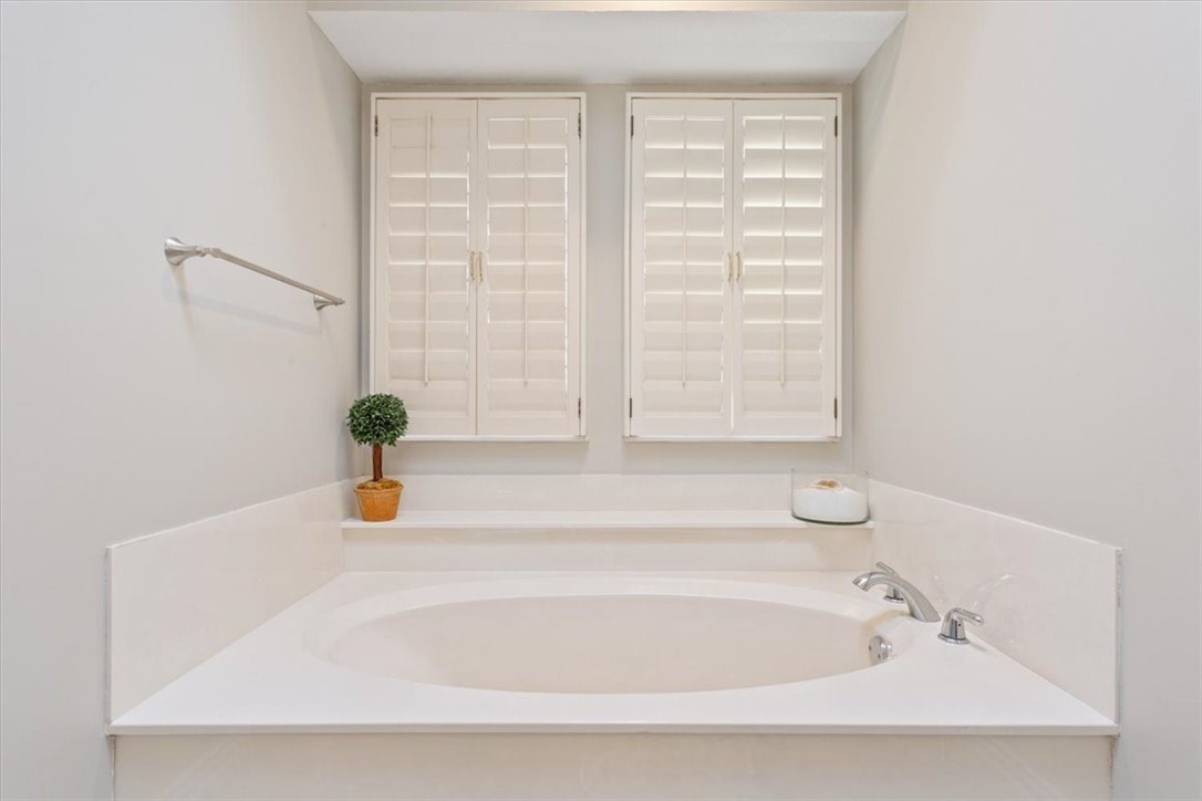 11001 Westwood Drive , Woodway, TX, 76712 | 228692 | Realty Texas LLC