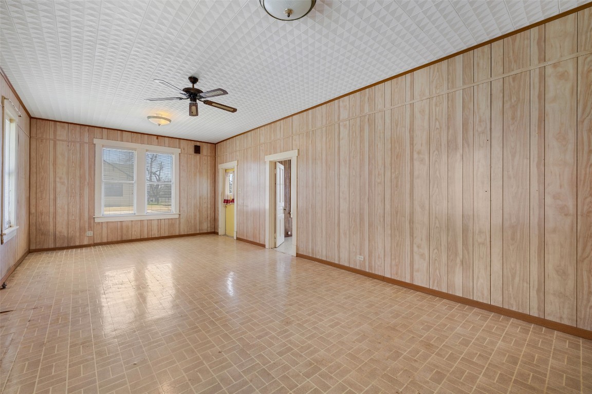 303 Vernon Street , Taylor, TX, 76574 | 3575853 | Realty Texas LLC