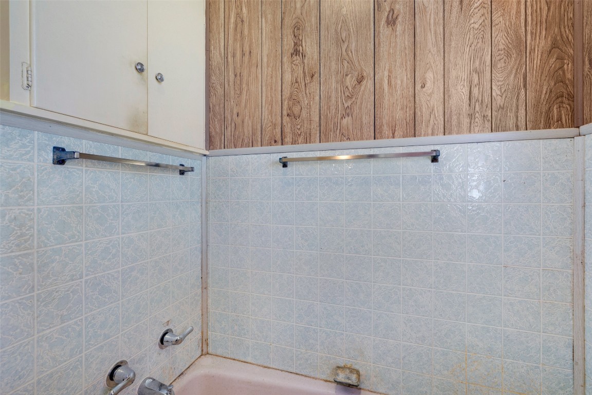 303 Vernon Street , Taylor, TX, 76574 | 3575853 | Realty Texas LLC