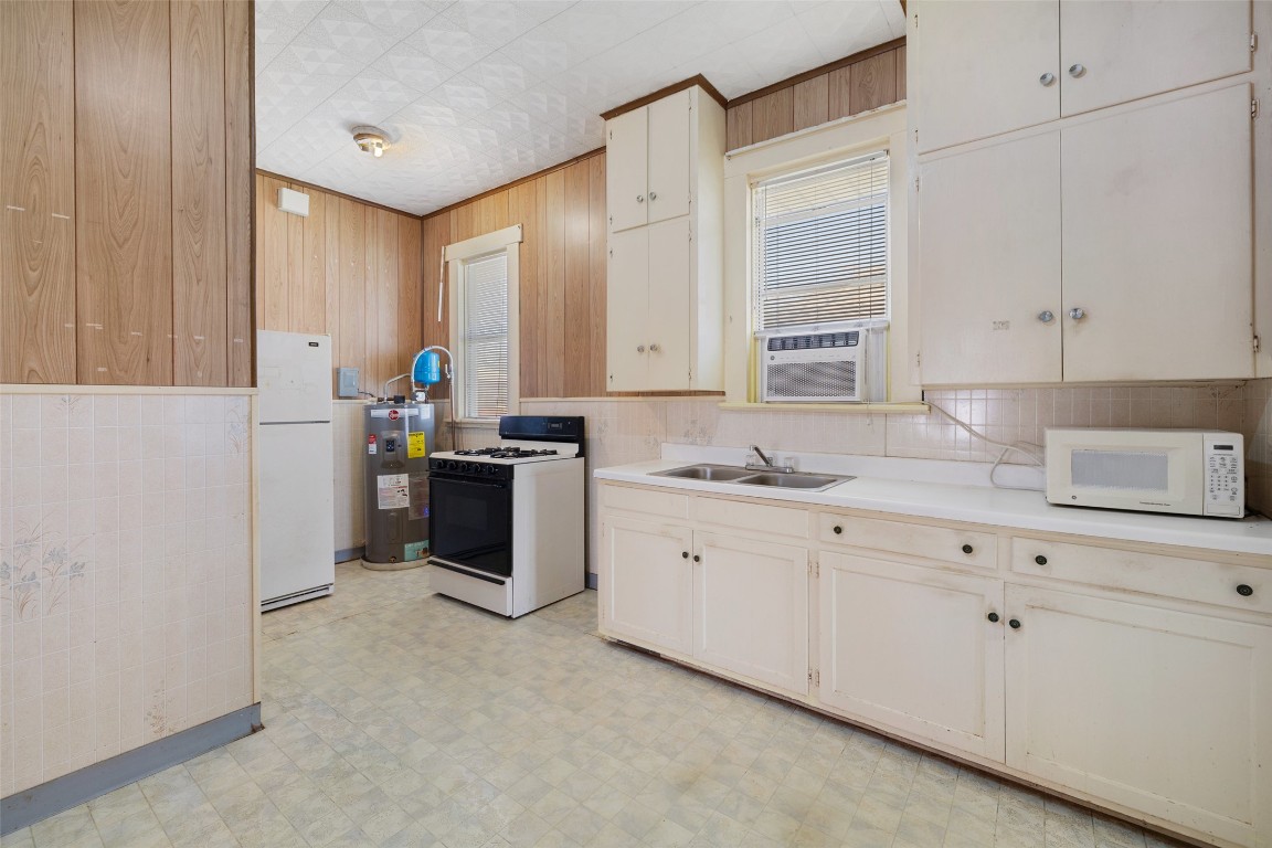 303 Vernon Street , Taylor, TX, 76574 | 3575853 | Realty Texas LLC