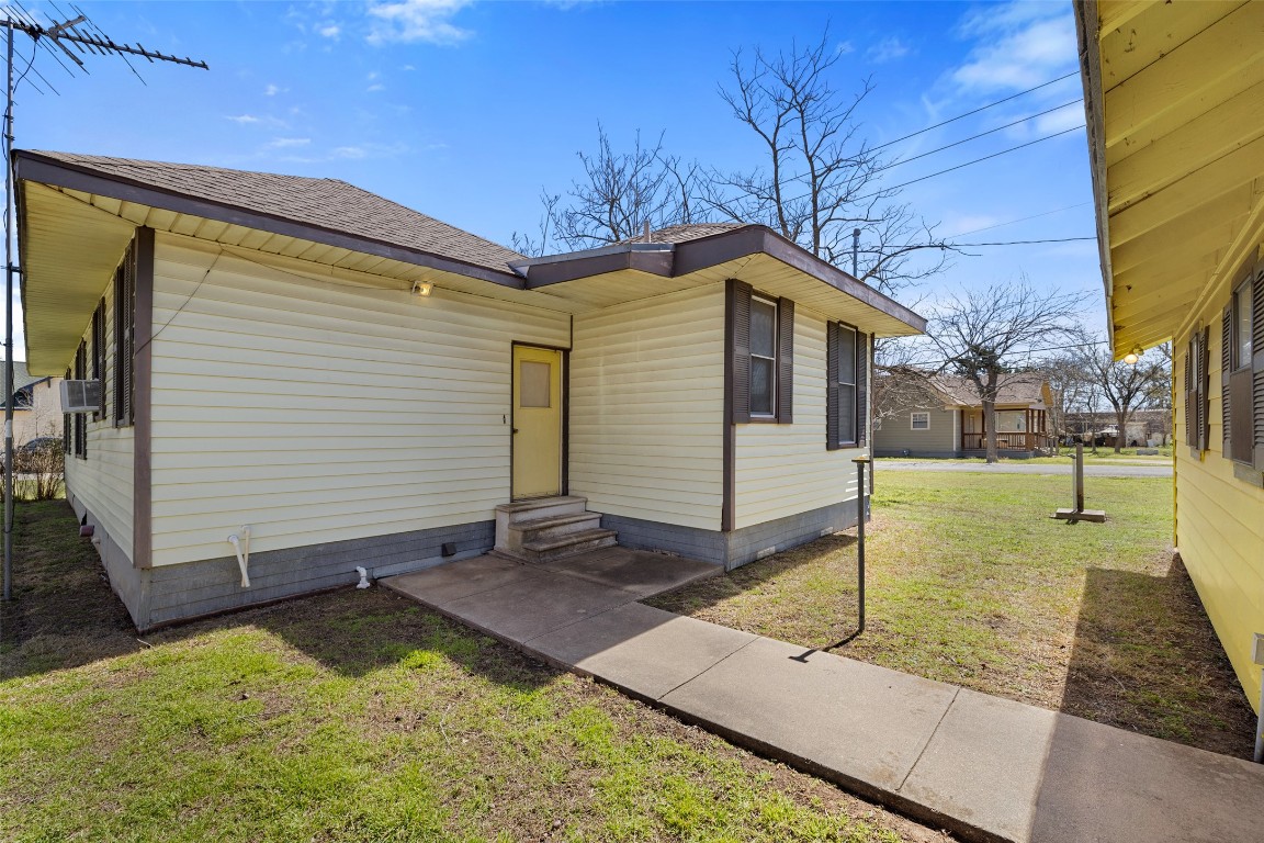 303 Vernon Street , Taylor, TX, 76574 | 3575853 | Realty Texas LLC
