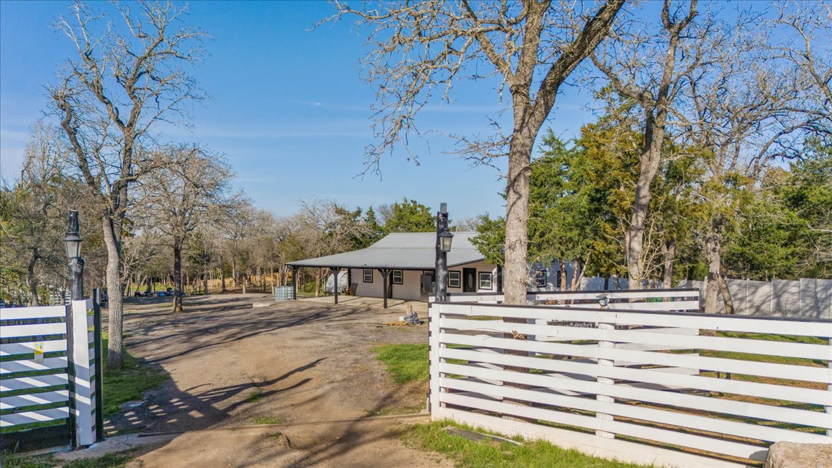 240 Riddle Road , Cedar Creek, TX, 78612 | 3468908 | Realty Texas LLC