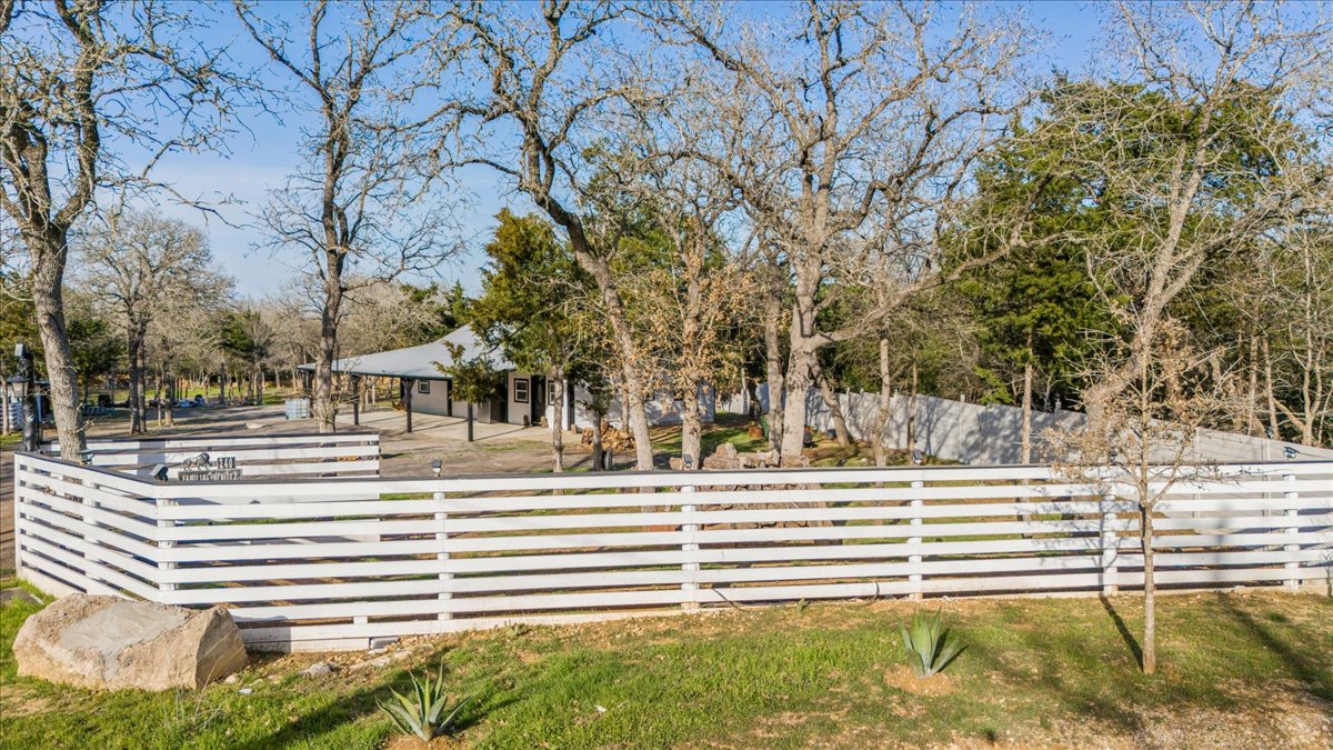 240 Riddle Road , Cedar Creek, TX, 78612 | 3468908 | Realty Texas LLC