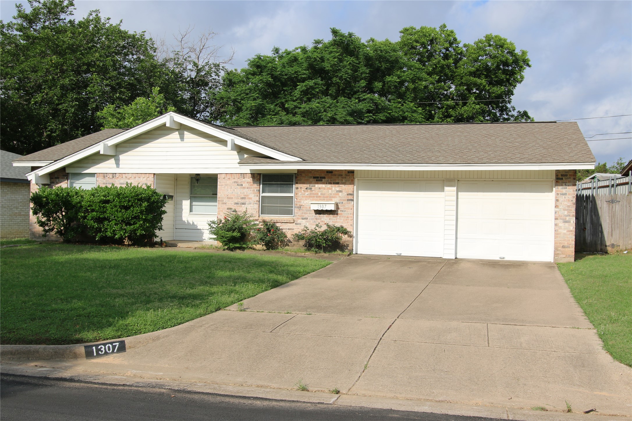 1307 Johns Drive , Euless, TX, 76039 | 20865469 | Realty Texas LLC