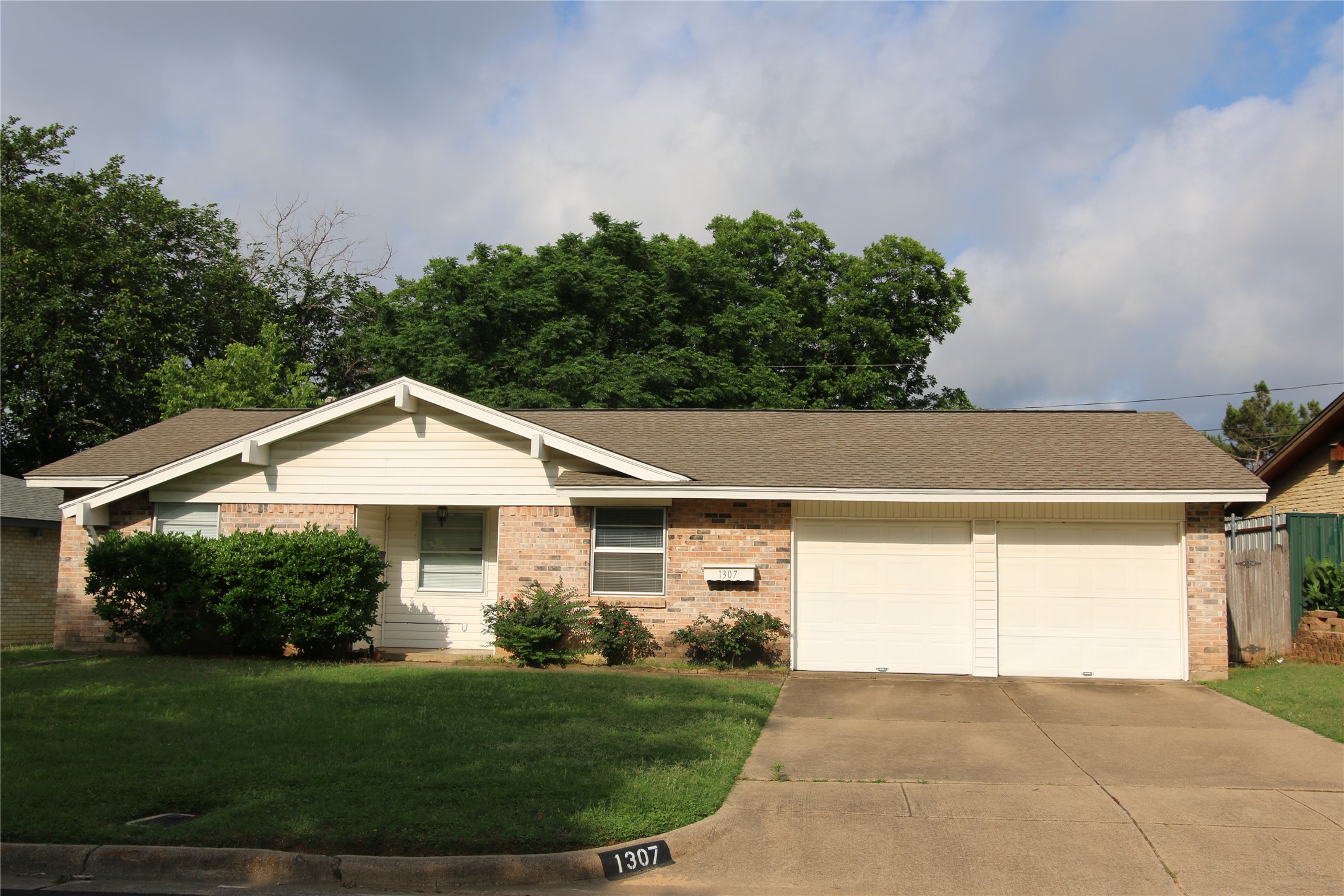 1307 Johns Drive , Euless, TX, 76039 | 20865469 | Realty Texas LLC