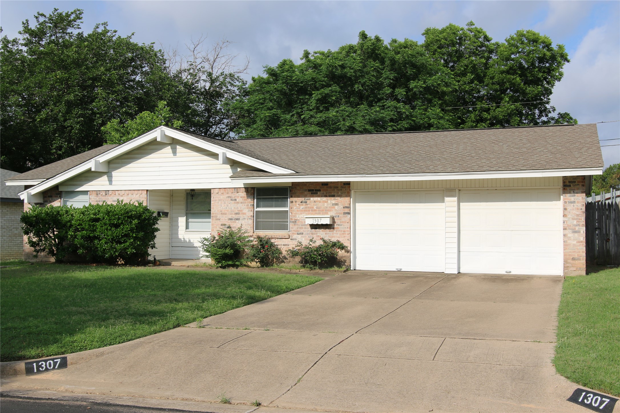 1307 Johns Drive , Euless, TX, 76039 | 20865469 | Realty Texas LLC