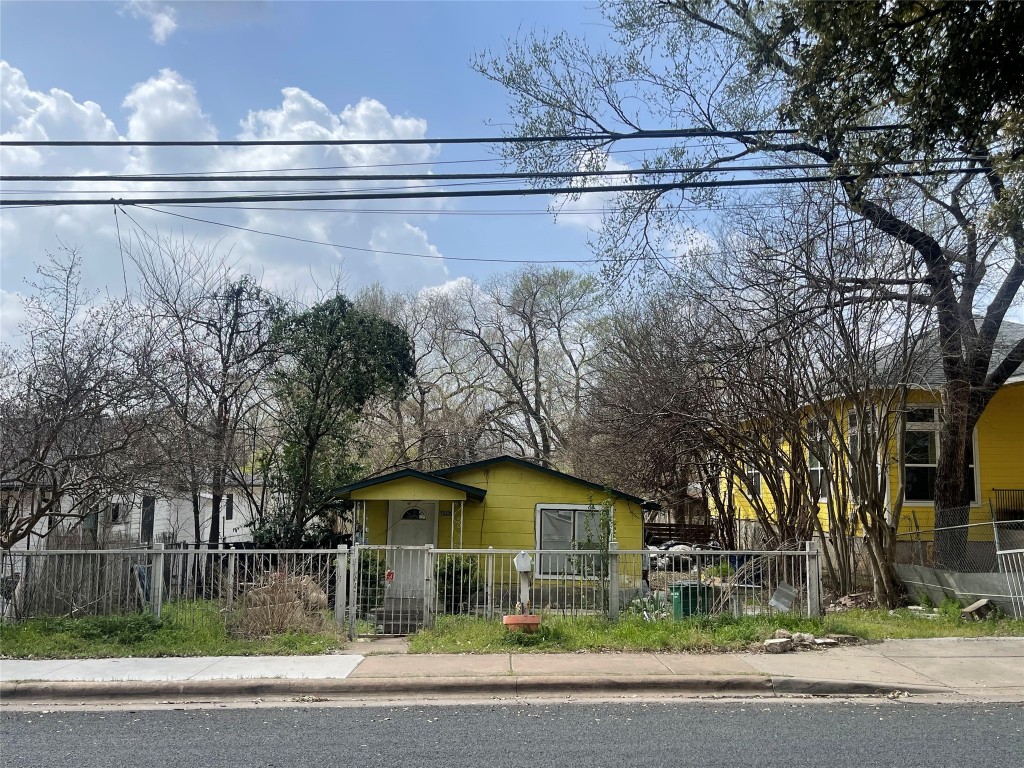 4907 Ledesma Road , Austin, TX, 78721 | 8984393 | Realty Texas LLC