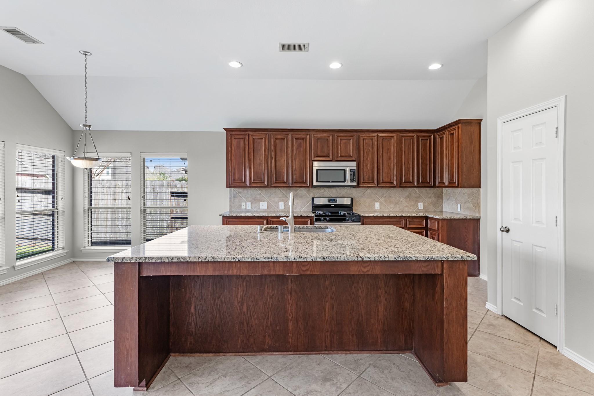 13703 Evening Wind Drive , Pearland, TX, 77584 | 41520606 | Realty Texas LLC