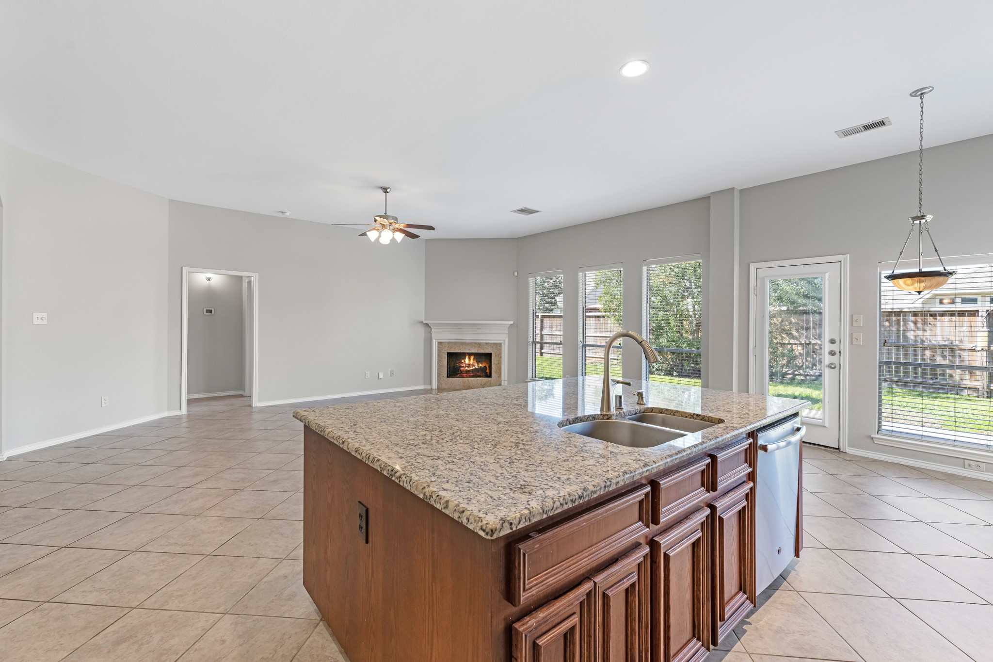 13703 Evening Wind Drive , Pearland, TX, 77584 | 41520606 | Realty Texas LLC