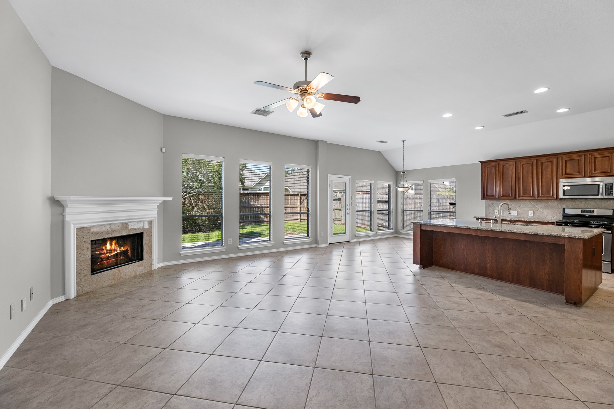 13703 Evening Wind Drive , Pearland, TX, 77584 | 41520606 | Realty Texas LLC
