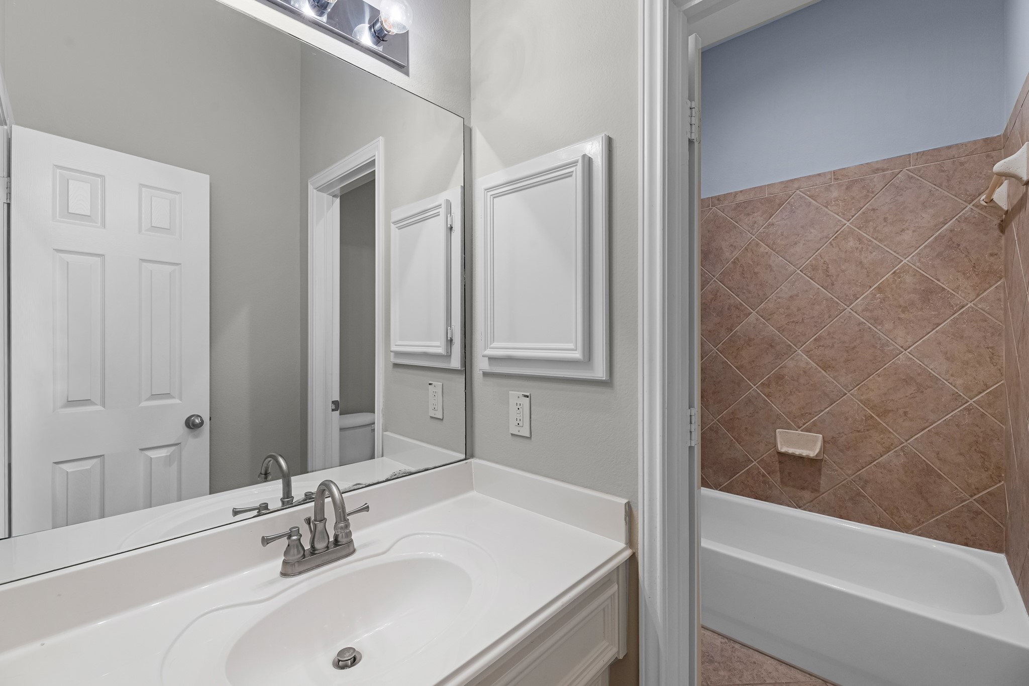 13703 Evening Wind Drive , Pearland, TX, 77584 | 41520606 | Realty Texas LLC