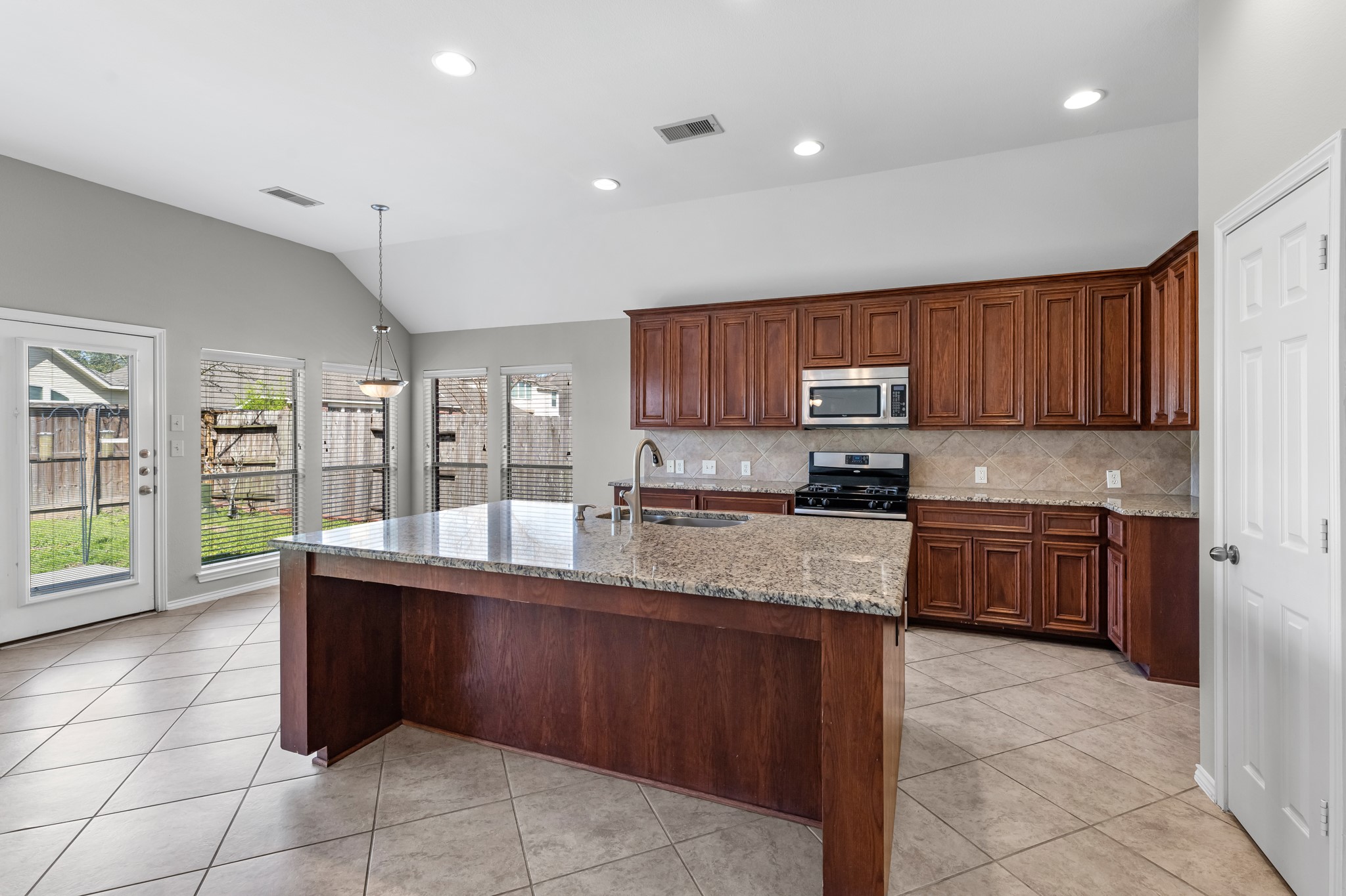13703 Evening Wind Drive , Pearland, TX, 77584 | 41520606 | Realty Texas LLC