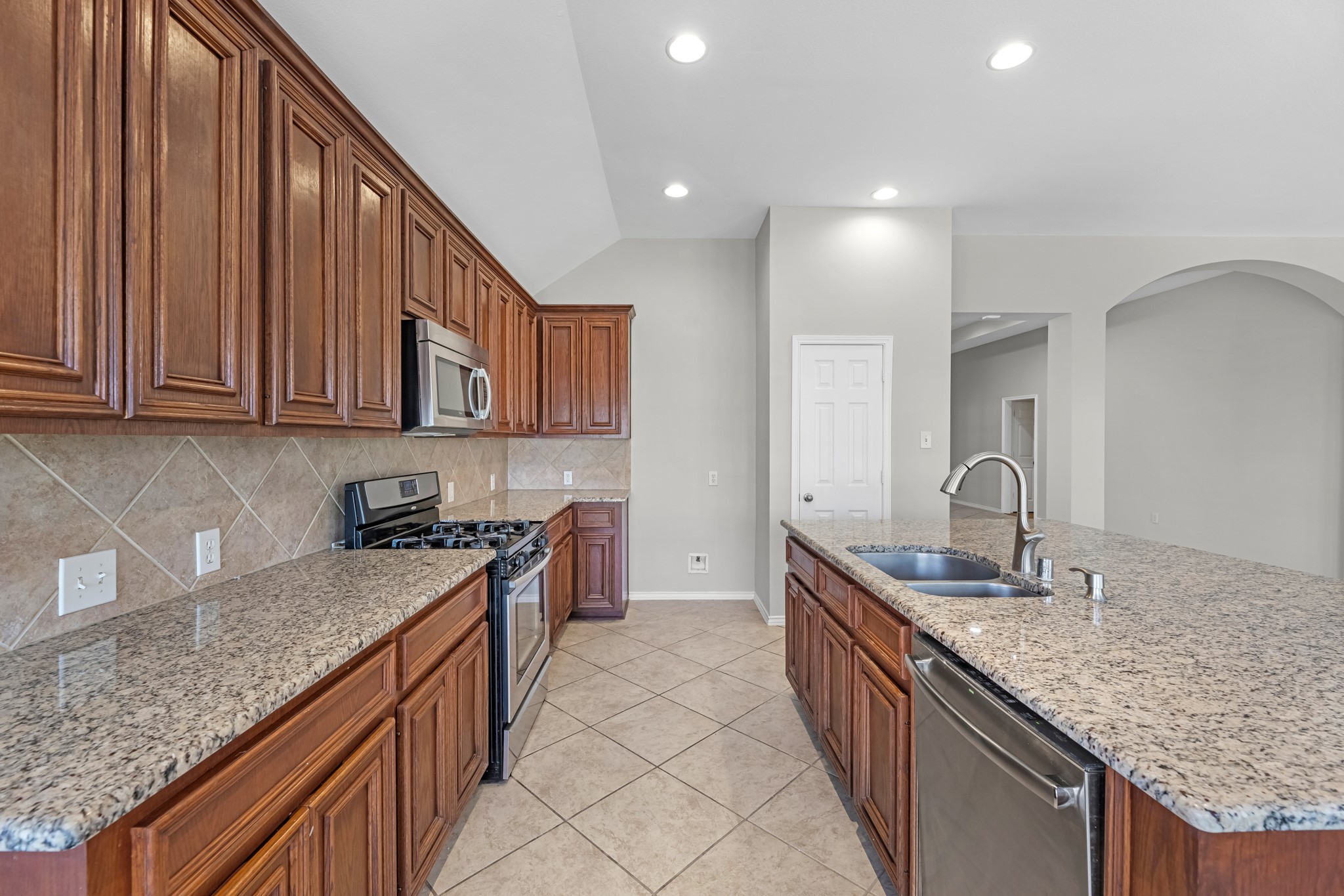 13703 Evening Wind Drive , Pearland, TX, 77584 | 41520606 | Realty Texas LLC