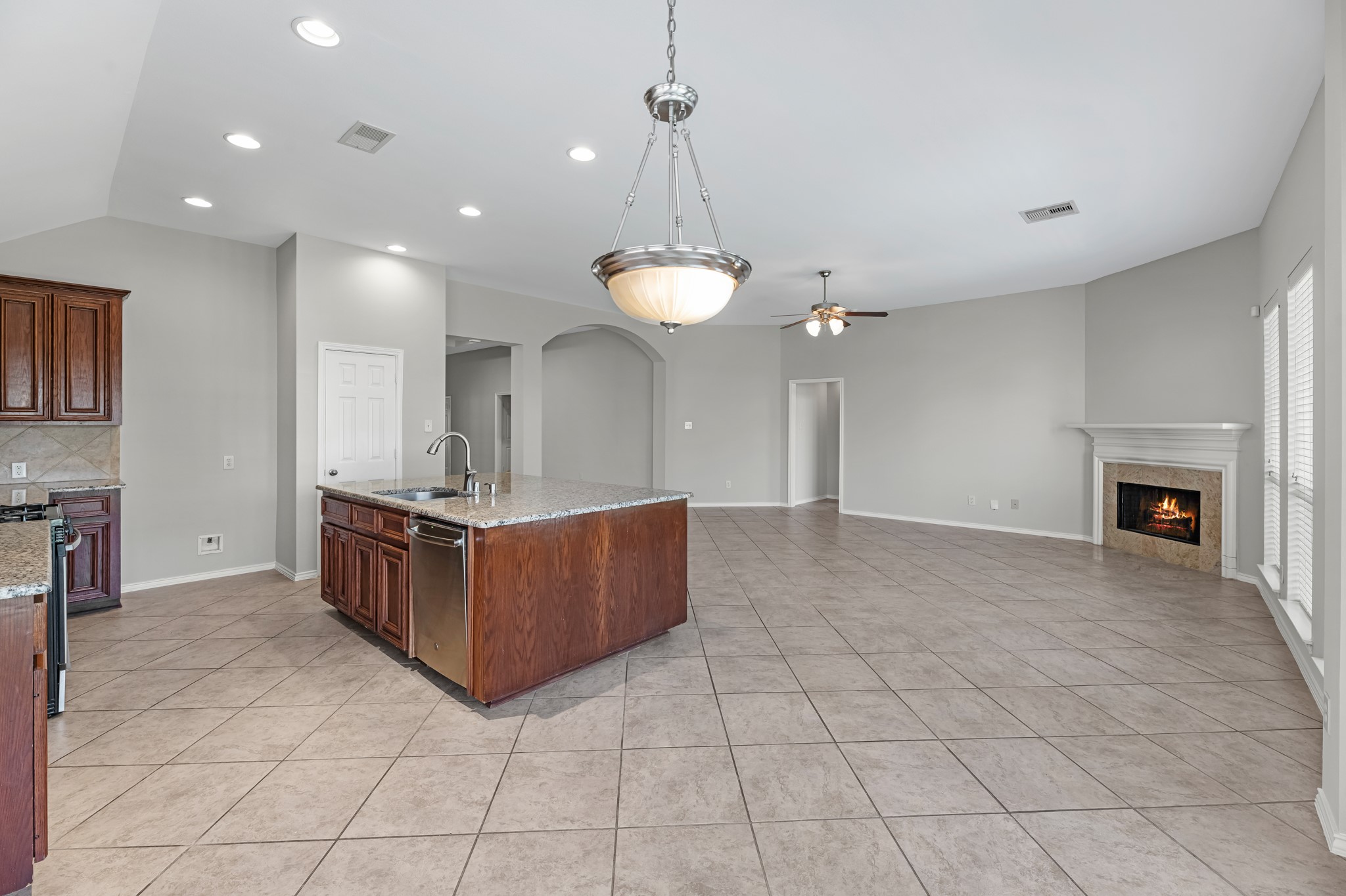 13703 Evening Wind Drive , Pearland, TX, 77584 | 41520606 | Realty Texas LLC