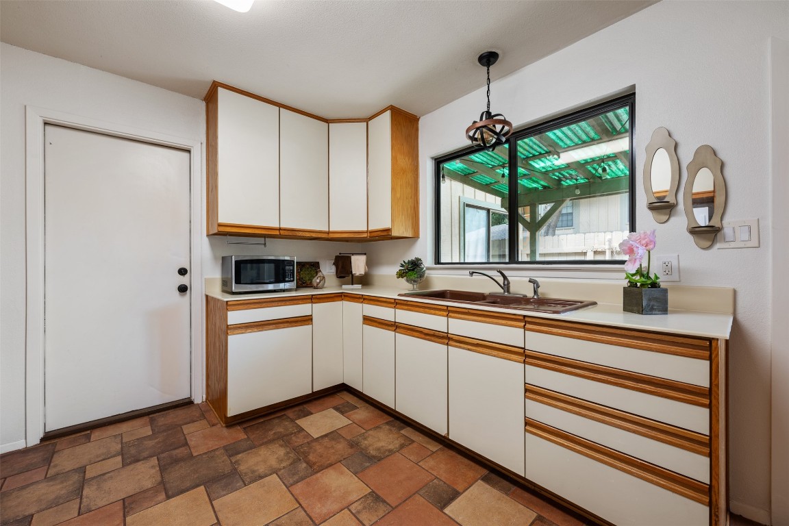 9504 Quail Village Lane , Austin, TX, 78758 | 4110340 | Realty Texas LLC