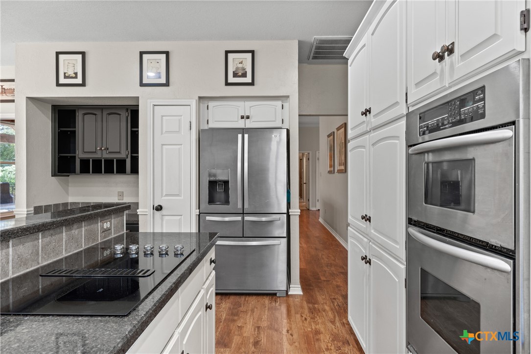 518 Riverwood Drive , Belton, TX, 76513 | 572264 | Realty Texas LLC