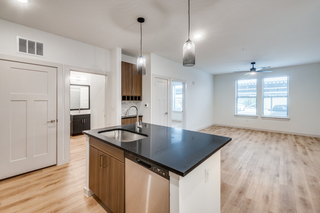 512 N Ewing Avenue 304 , Dallas, TX, 75203 | 20866798 | Realty Texas LLC