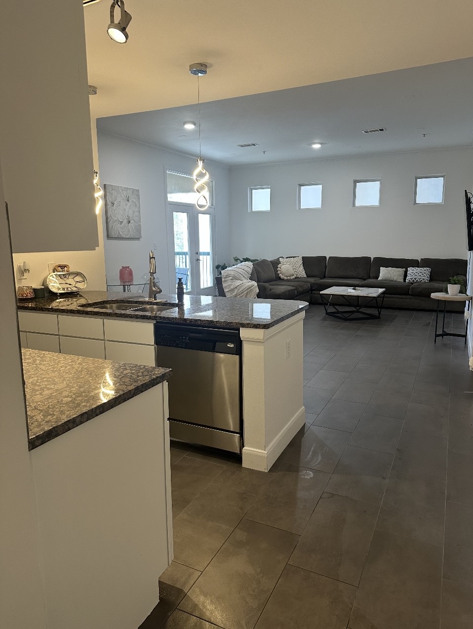300 St Joseph Parkway Parkway 111 , Houston, TX, 77002 | 65489538 | Realty Texas LLC