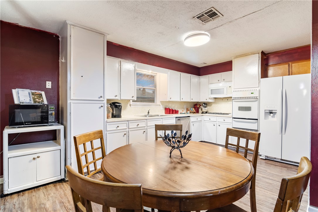 2512 Allen Forest , Bryan, TX, 77803 | 25003023 | Realty Texas LLC