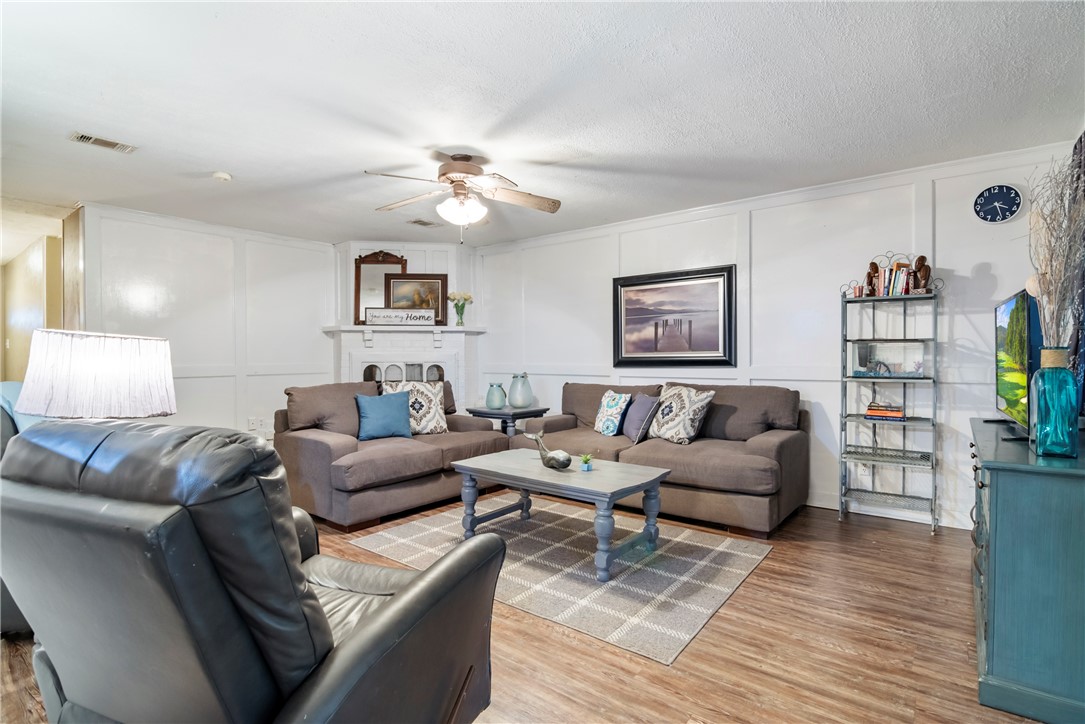 2512 Allen Forest , Bryan, TX, 77803 | 25003023 | Realty Texas LLC