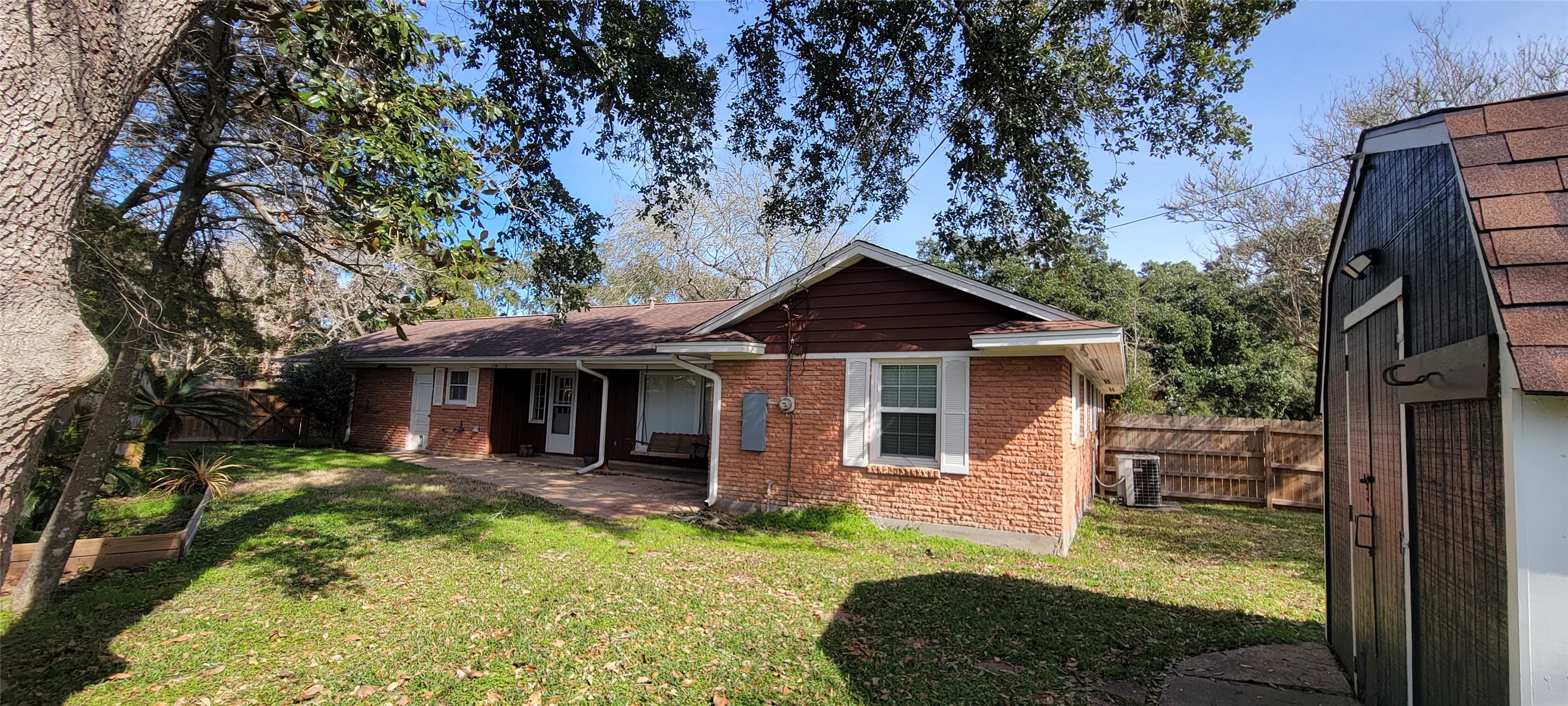 107 Crestview Drive , Hitchcock, TX, 77563 | 36787505 | Realty Texas LLC
