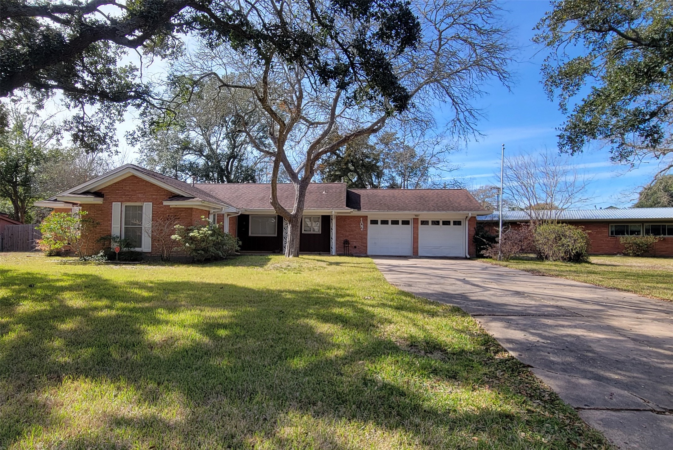 107 Crestview Drive , Hitchcock, TX, 77563 | 36787505 | Realty Texas LLC