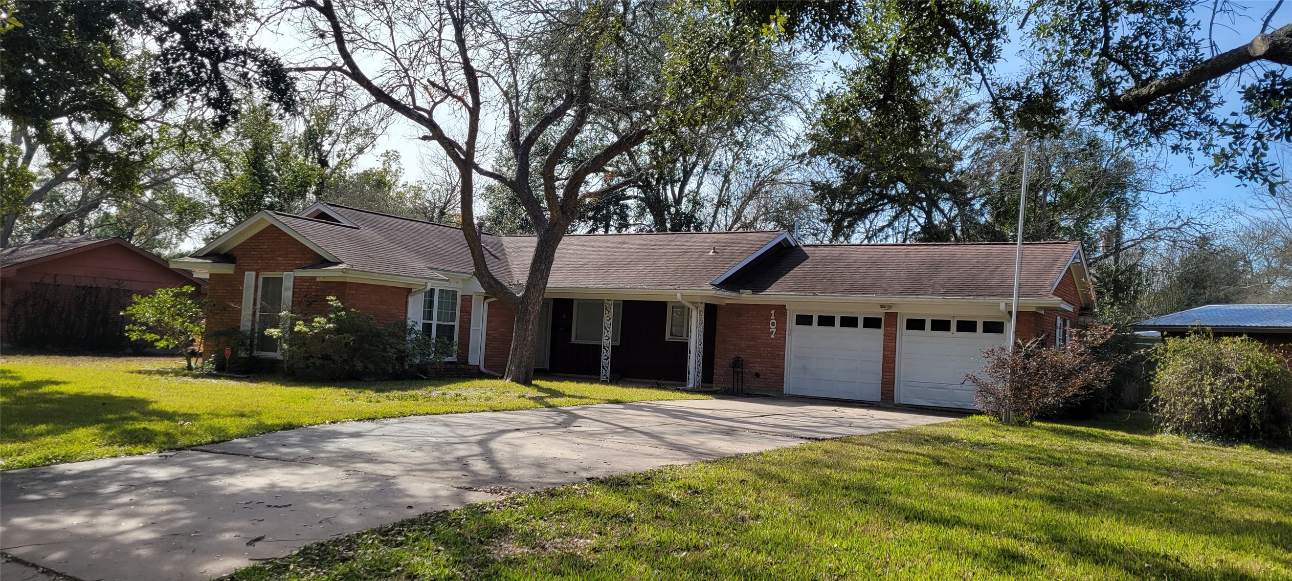 107 Crestview Drive , Hitchcock, TX, 77563 | 36787505 | Realty Texas LLC