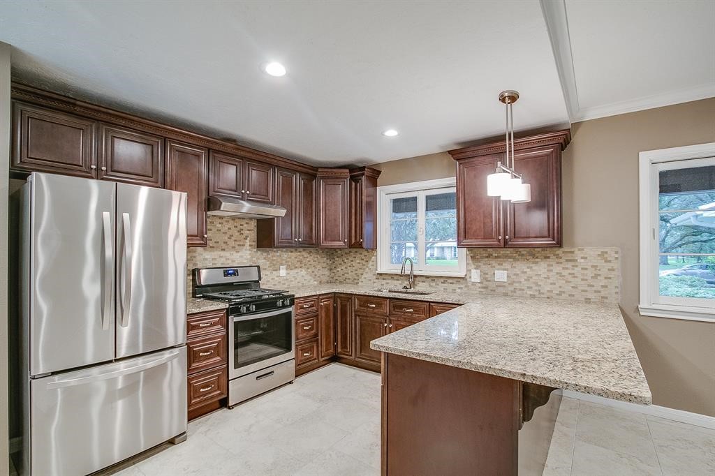 107 Crestview Drive , Hitchcock, TX, 77563 | 36787505 | Realty Texas LLC