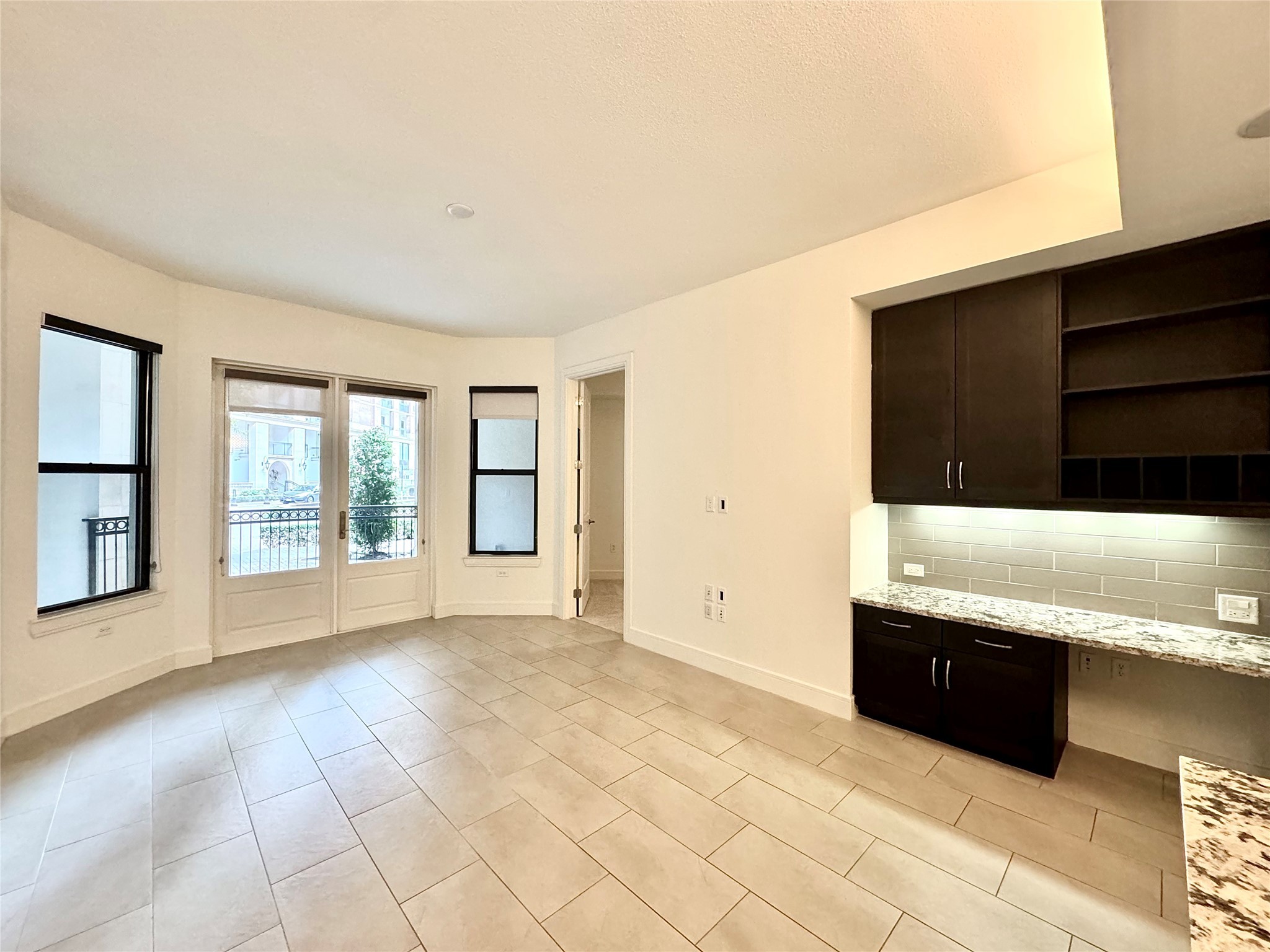 2303 Mid Lane 346 , Houston, TX, 77027 | 34615361 | Realty Texas LLC