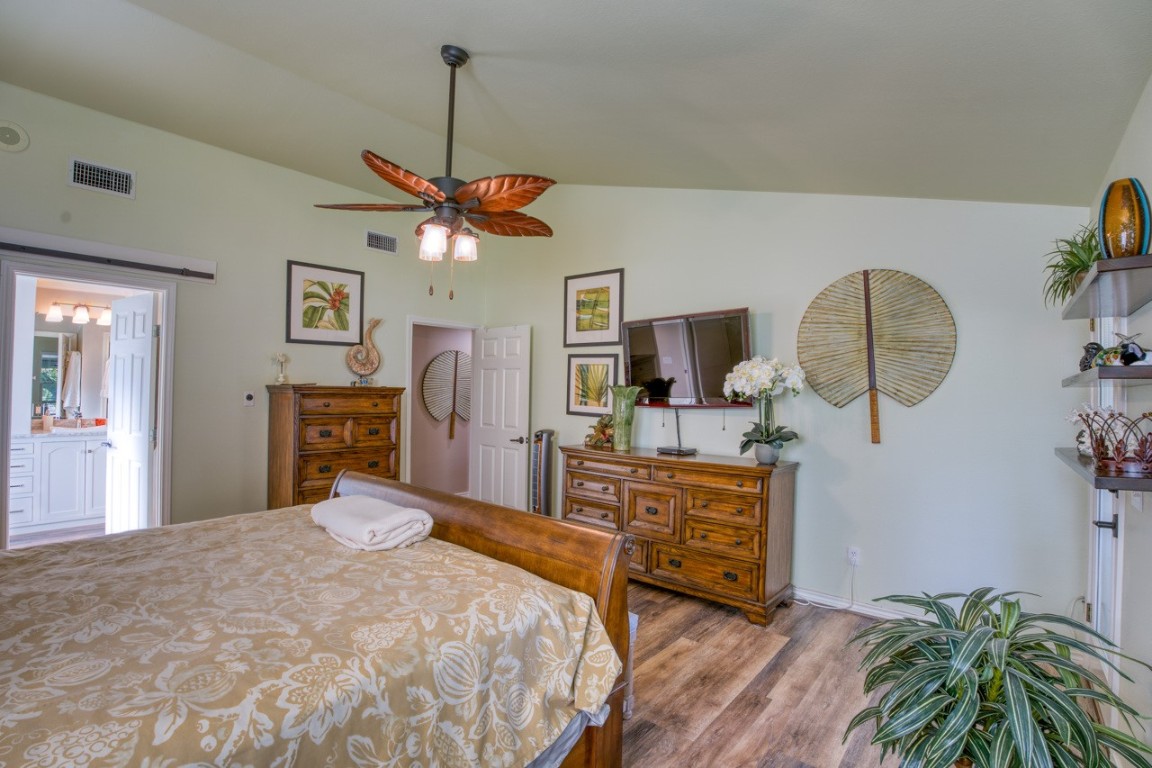 301 Lake Terrace , Sunrise Beach, TX, 78643 | 4769600 | Realty Texas LLC