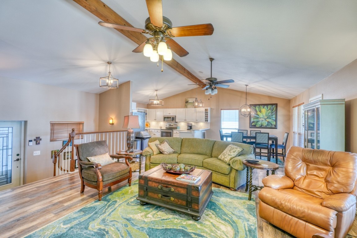 301 Lake Terrace , Sunrise Beach, TX, 78643 | 4769600 | Realty Texas LLC