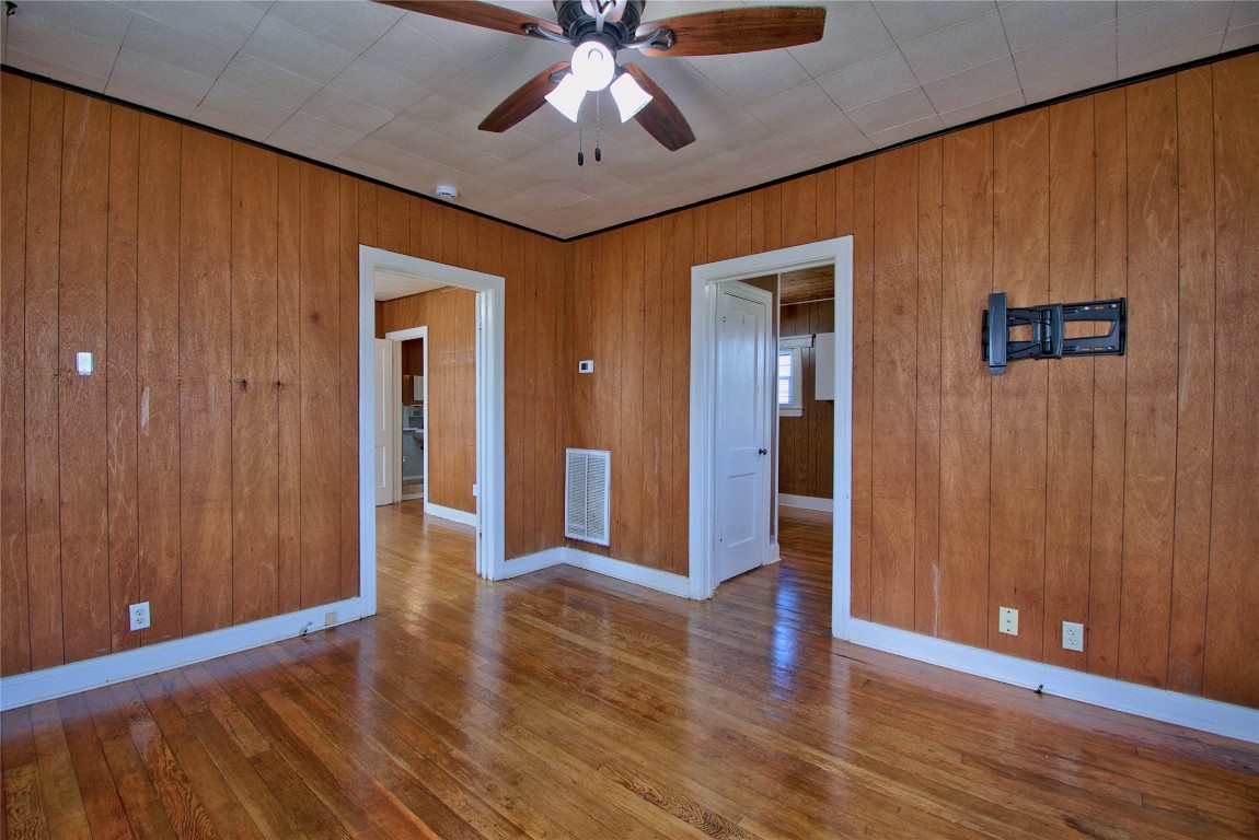 8402 Elroy Road , Del Valle, TX, 78617 | 1044377 | Realty Texas LLC
