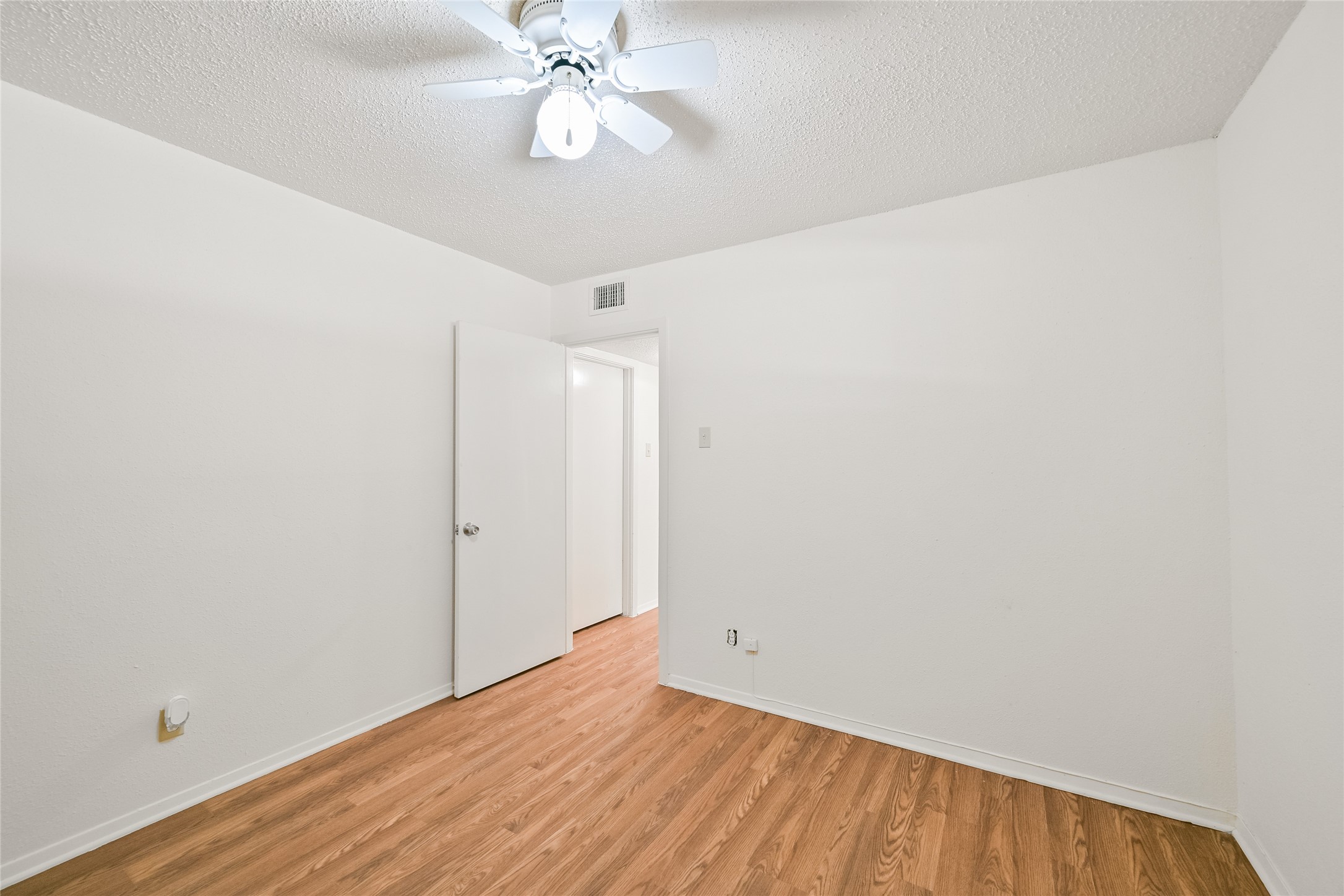 909 Silber Road 27E , Houston, TX, 77024 | 73019408 | Realty Texas LLC