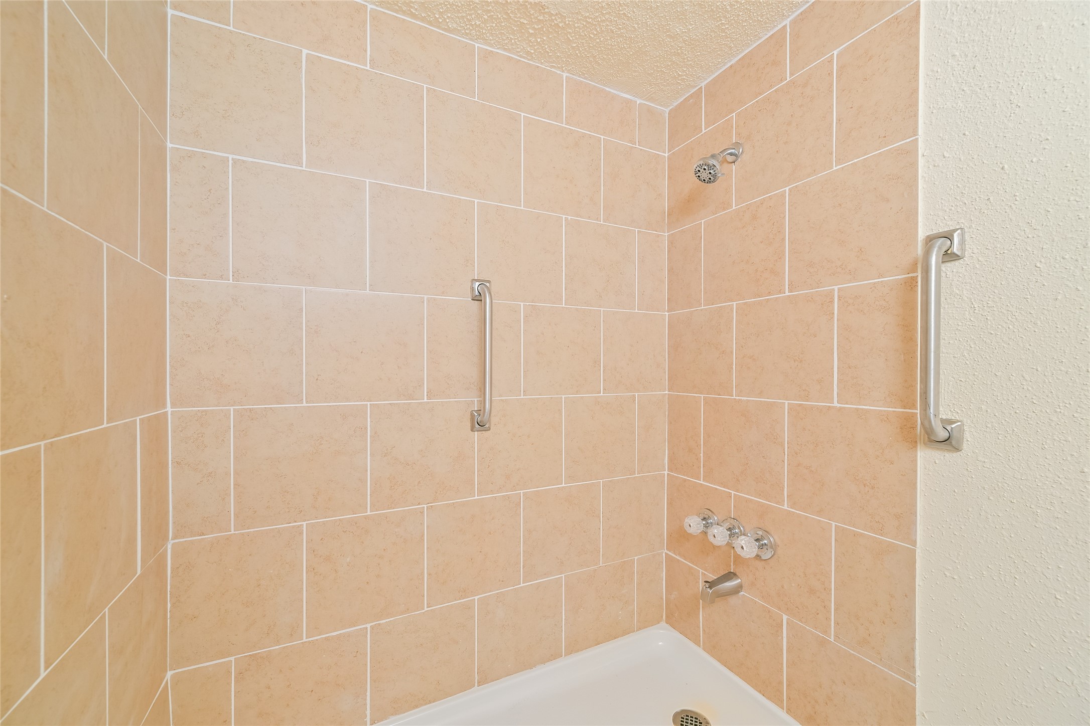 909 Silber Road 27E , Houston, TX, 77024 | 73019408 | Realty Texas LLC