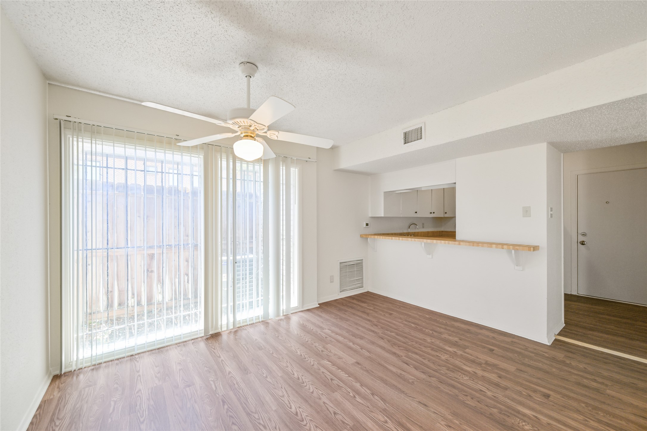 909 Silber Road 27E , Houston, TX, 77024 | 73019408 | Realty Texas LLC