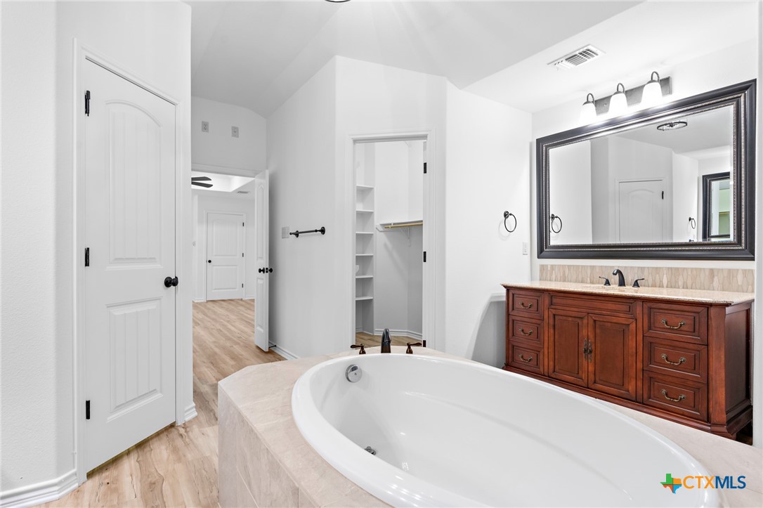 1010 Woodland Bend Circle , Salado, TX, 76571 | 572630 | Realty Texas LLC