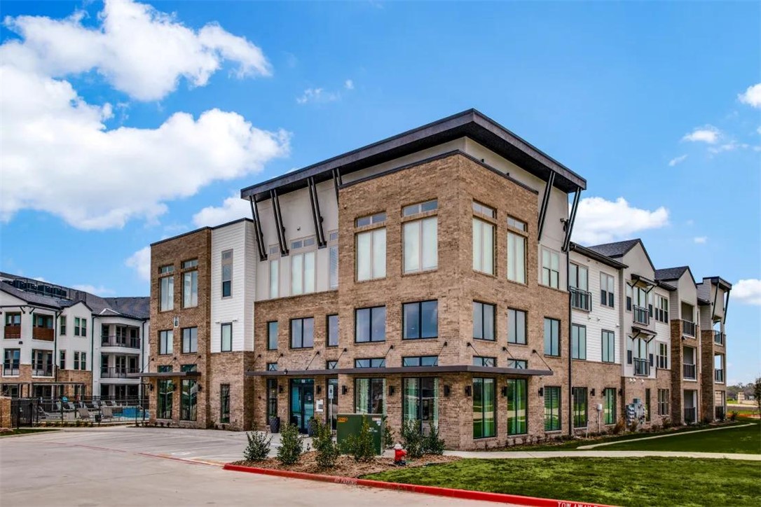 950 Town Lake Drive 7101 , College Station, TX, 77845 | 25003240 | Realty Texas LLC