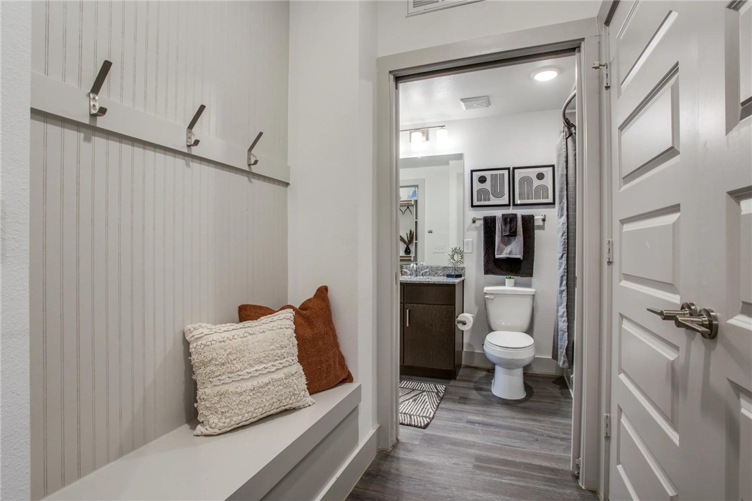 950 Town Lake Drive 7101 , College Station, TX, 77845 | 25003240 | Realty Texas LLC