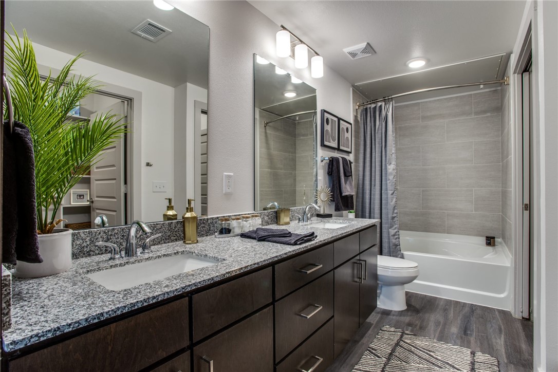 950 Town Lake Drive 7101 , College Station, TX, 77845 | 25003240 | Realty Texas LLC